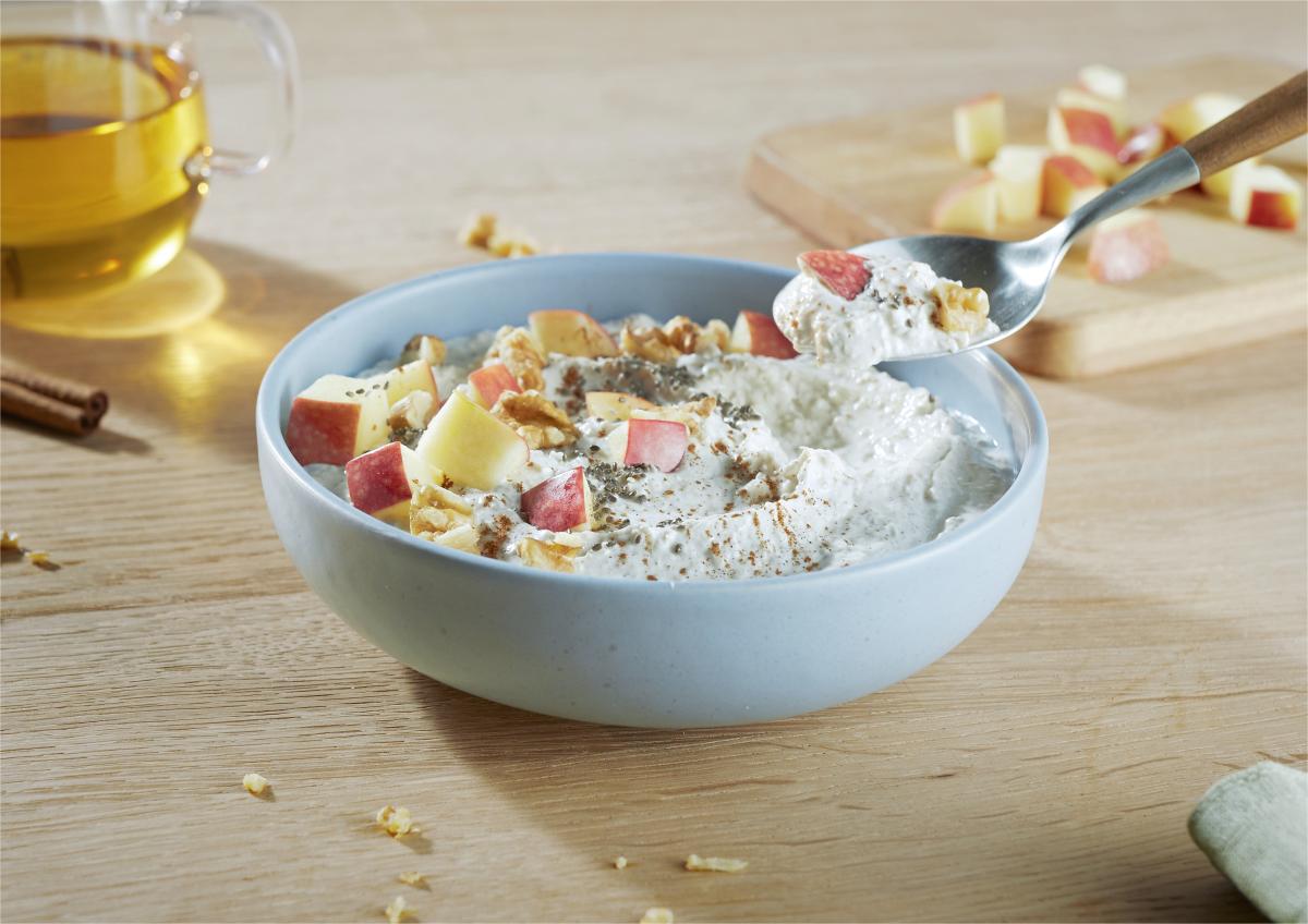 Een schaaltje Campina Greek yoghurt met appel